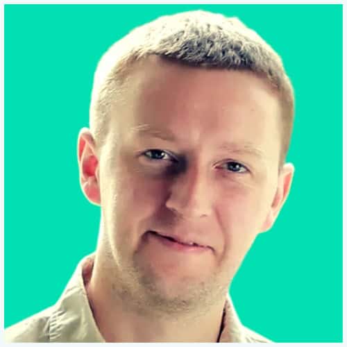 Profile picture of Thomas Fellows with teal background | qFido